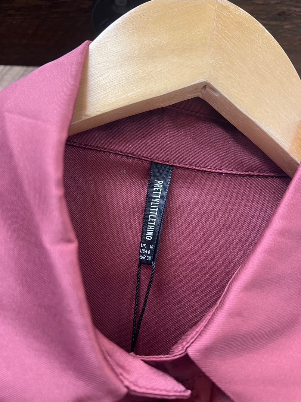 NWT PrettyLittleThing Satin Button-Down Blouse in Rose - Picture 4 of 6